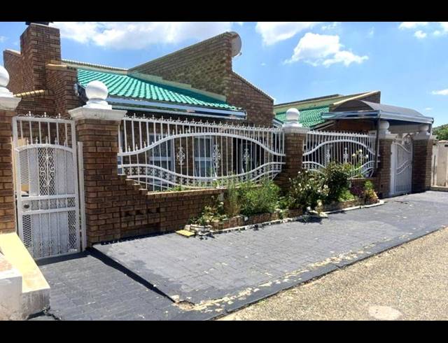 3 BEDROOM HOUSE FOR SALE IN DOBSONVILLE